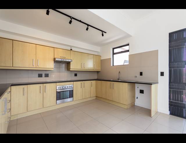 3 BEDROOM TOWNHOUSE TO LET IN CENTURY CITY